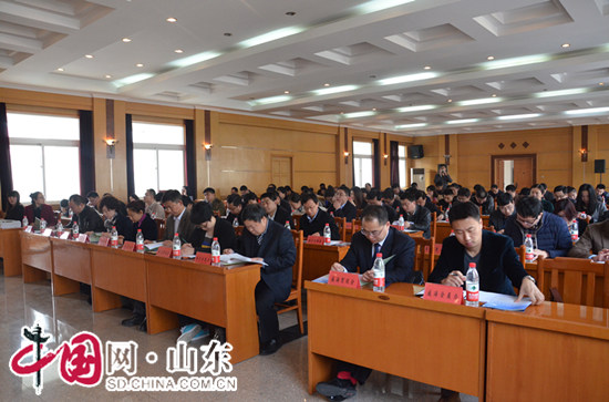 點(diǎn)擊圖片翻到下一頁>> 山東省會展行業(yè)年會舉行 發(fā)布《2015山東省會展業(yè)發(fā)展報(bào)告》